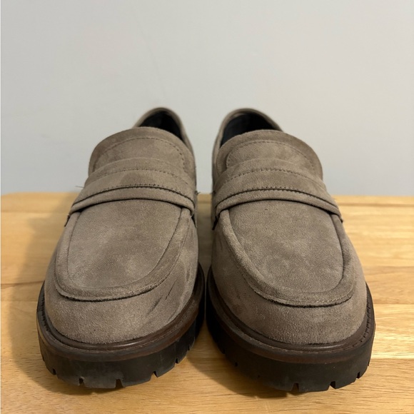 Indigo Rd. Women's Haven Taupe Faux Suede Loafers Size 8 - Picture 4 of 10